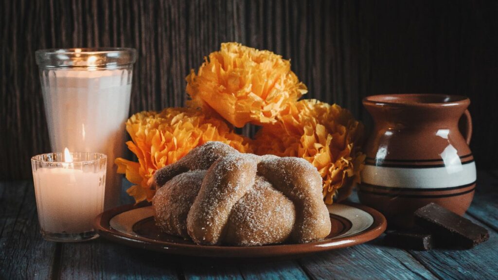 Qué significa el pan de muerto en el altar Tipos y origen Unión