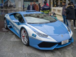 Alma Denisse Sánchez, la alcaldesa de Moroleón que viaja en un Lamborghini  blanco | Unión Guanajuato