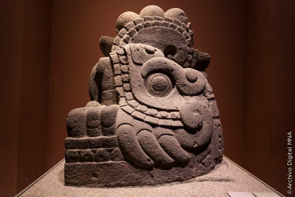 Xiuhcóatl, la serpiente de fuego. Pieza exhibida en el Museo de Antropología